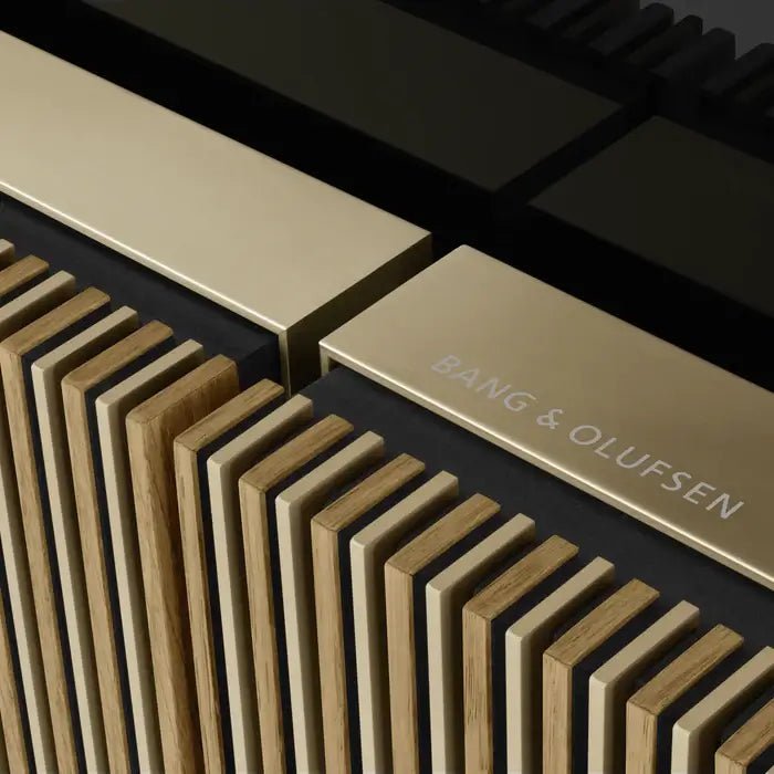 Bang & Olufsen Beovision Harmony fjernsyn med trælameller og moderne design