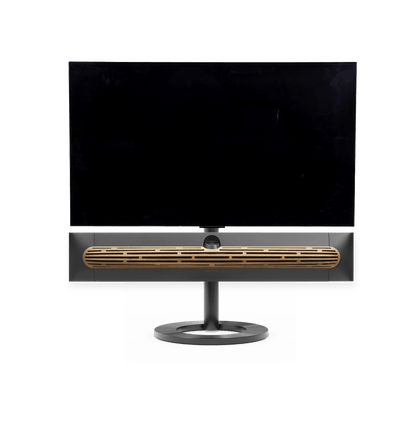 Bang & Olufsen Beosound Premiere i black anthracite aluminium eg højttalerfront med 42" LG C5 OLED TV på gulvstand