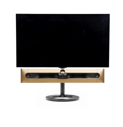 Bang & Olufsen Beosound Premiere i gold tone aluminium uden højttalerfront med 48" LG C5 OLED TV på gulvstand