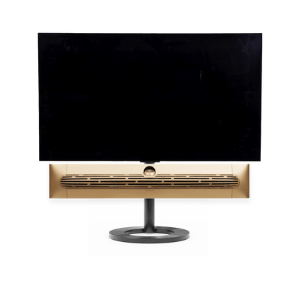 Bang & Olufsen Beosound Premiere i gold tone aluminium eg højttalerfront med 48" LG C5 OLED TV på gulvstand