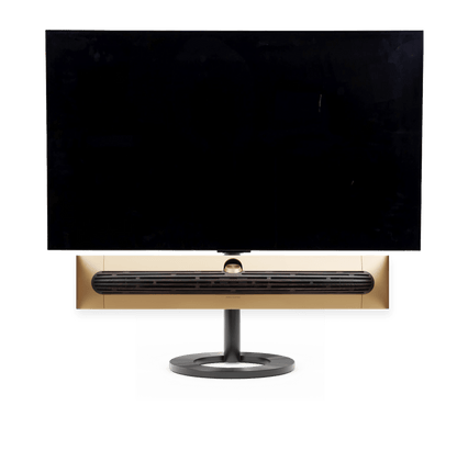 Bang & Olufsen Beosound Premiere i gold tone aluminium mørk eg højttalerfront med 55" LG C5 OLED TV på gulvstand
