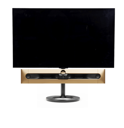 Bang & Olufsen Beosound Premiere i gold tone aluminium uden højttalerfront med 55" LG C5 OLED TV på gulvstand