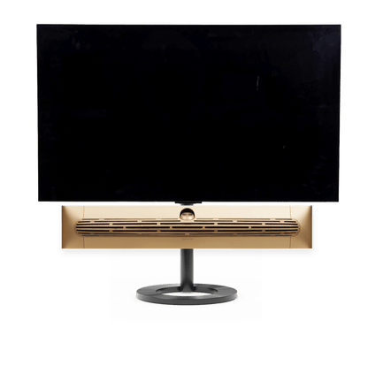 Bang & Olufsen Beosound Premiere i gold tone aluminium eg højttalerfront med 55" LG C5 OLED TV på gulvstand
