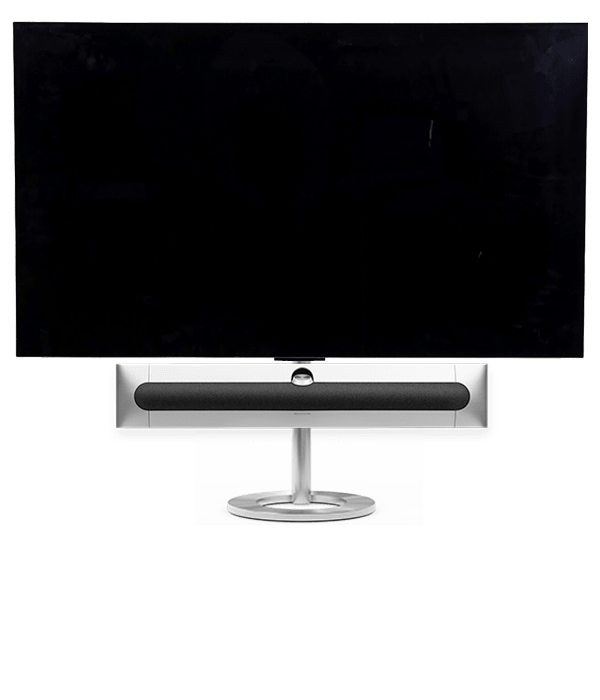 Bang & Olufsen Beosound Premiere i natural aluminium grey melange stof højttalerfront med 65" LG C5 OLED TV på gulvstand