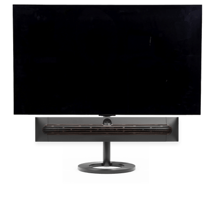 Bang & Olufsen Beosound Premiere i black anthracite aluminium mørk eg højttalerfront med 65" LG C5 OLED TV på gulvstand