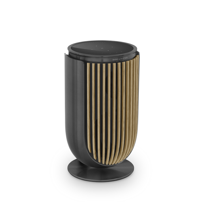 Bang & Olufsen Beolab 8 højttaler i sort med guldfarvet akustisk stof