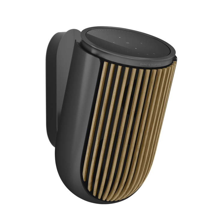 Bang & Olufsen Beolab 8 højttaler i sort og træ med vægbeslag