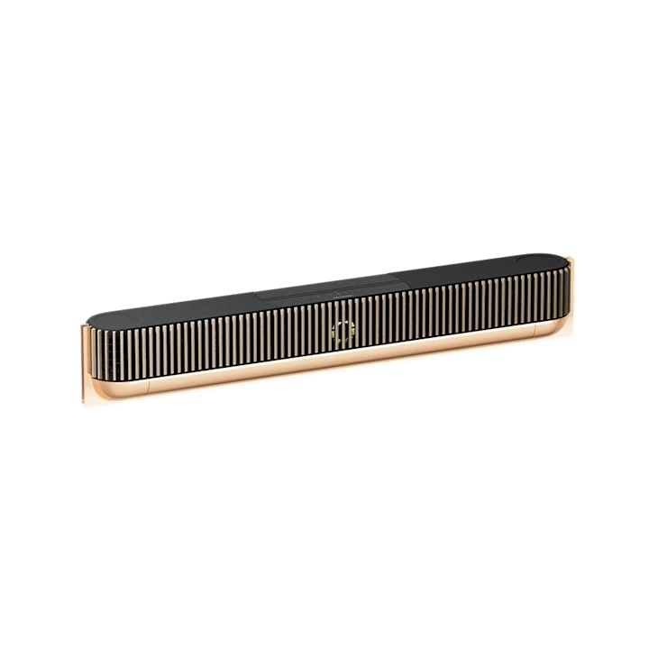 Beosound Theatre soundbar i sort med kobberfarvede detaljer på hvid baggrund