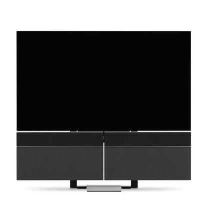 Beovision Harmony fladskærms-tv med sort skærm og grå soundbar-base på hvid baggrund