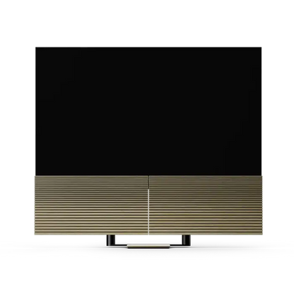 Beovision Harmony fjernsyn med sort skærm og egetræslameller, frontal visning