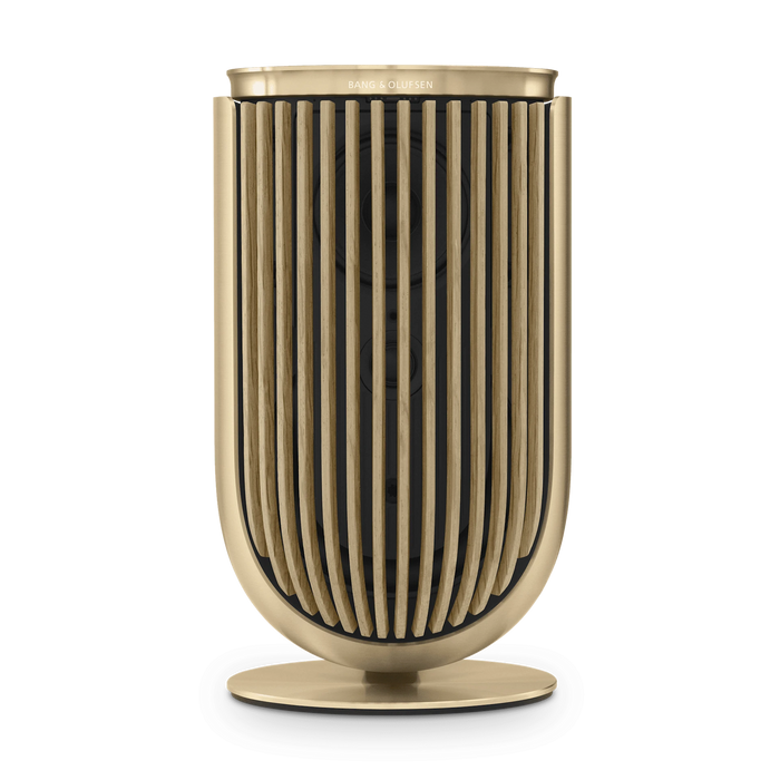 Bang & Olufsen Beolab 8 højttaler i guld finish på hvid baggrund