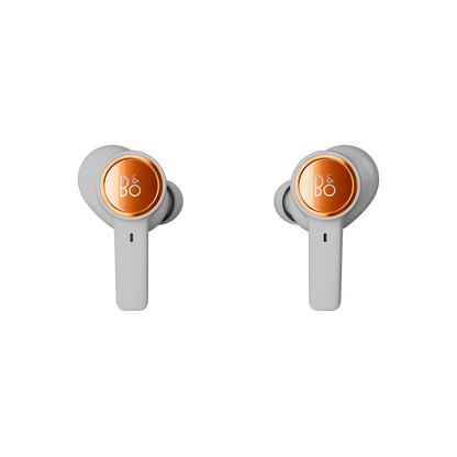Bang & Olufsen Beoplay Eleven trådløse earbuds i grå med orange detaljer