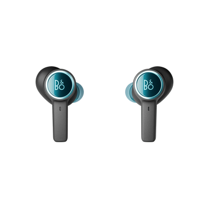 To Bang & Olufsen Beoplay EX trådløse earbuds i blågrøn og sort farve