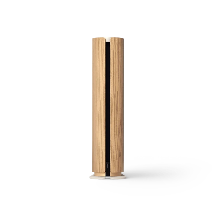 Beosound Emerge kompakt WiFi-højttaler i lyst træfinish med vertikal design