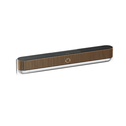 Bang & Olufsen Beosound Theatre soundbar med guld-lameller på sort og sølv kabinet