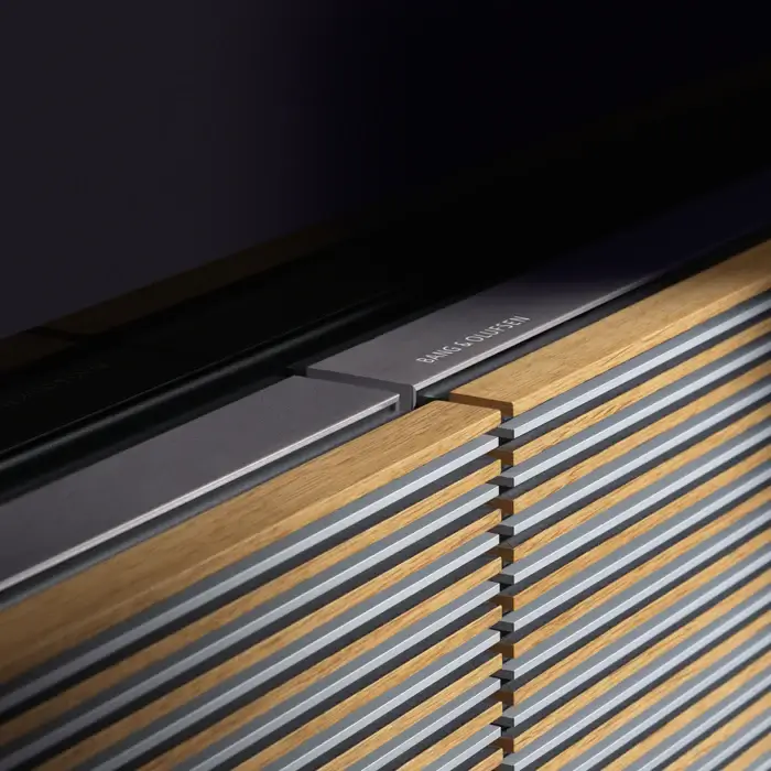 Bang & Olufsen Beovision Harmony fjernsyn med trælameller og elegant design