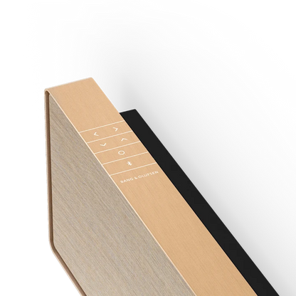 Bang & Olufsen Beosound Stage soundbar i bronze finish med stofgitter og berøringsknapper